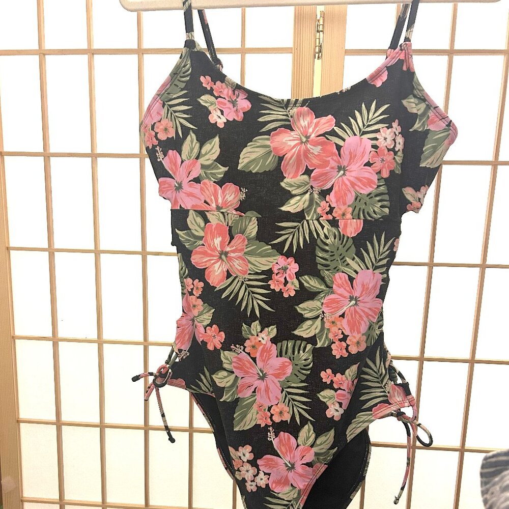 XL True‎ Craft 'Rio' Floral Print Lace Up Sides Scoop Neck One Piece Swimsuit